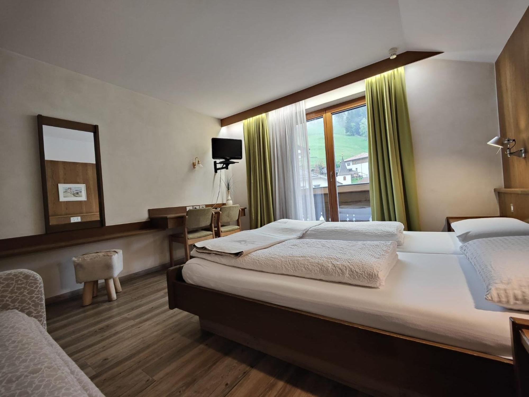 Hotel Alpenblick Sarentino Esterno foto