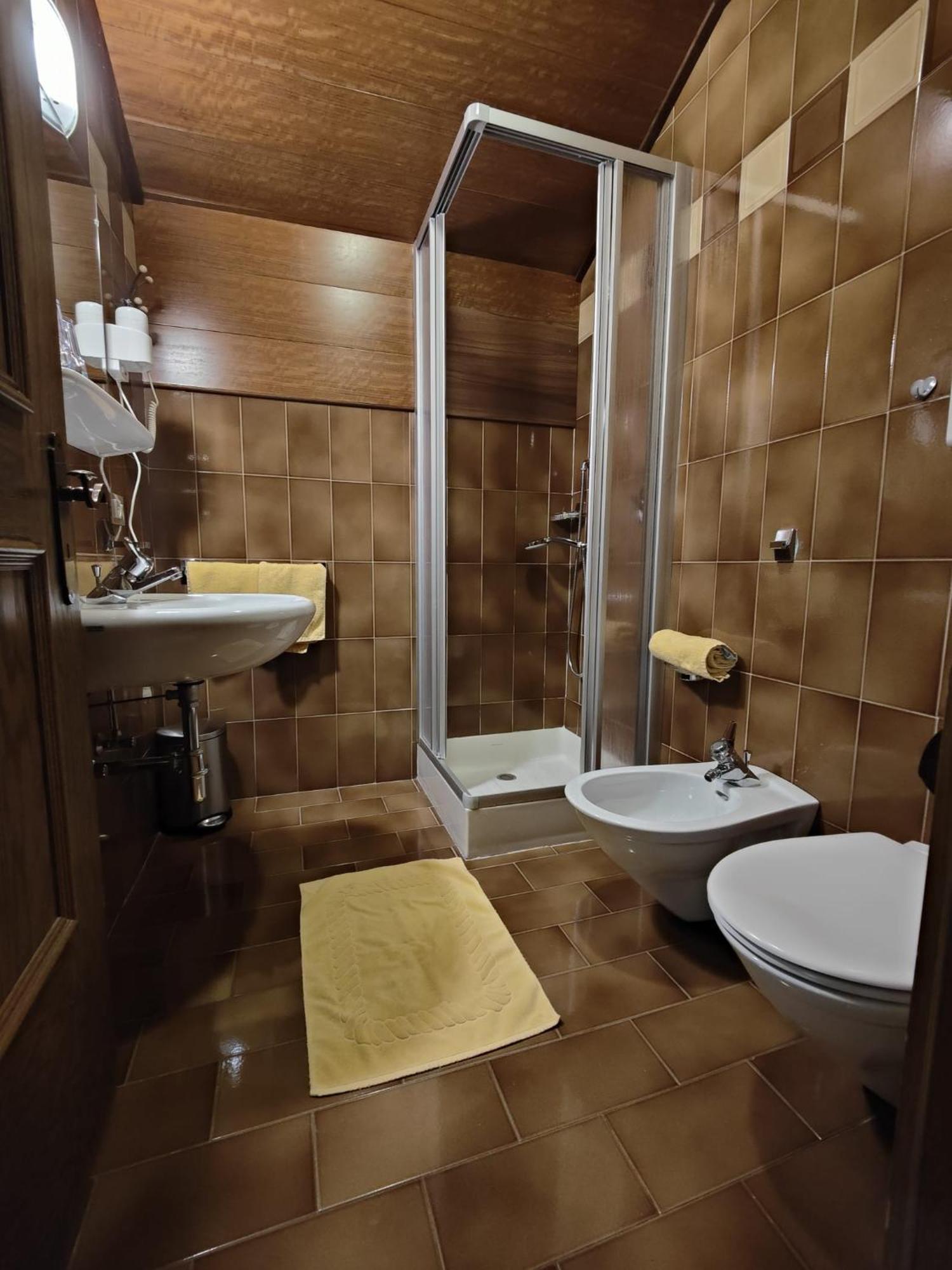 Hotel Alpenblick Sarentino Esterno foto